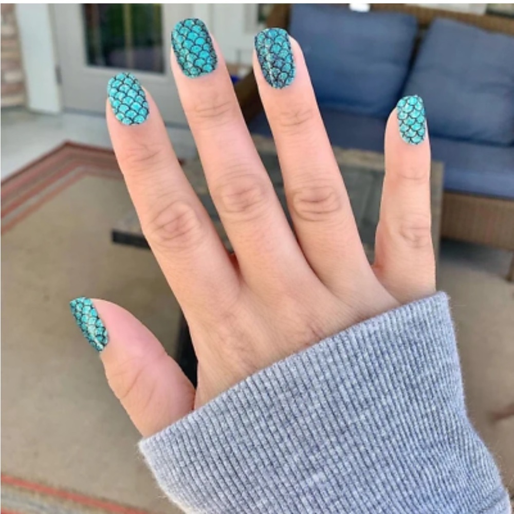 Color street nail polish strips